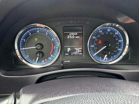 Used 2019 Toyota Corolla LE image 16