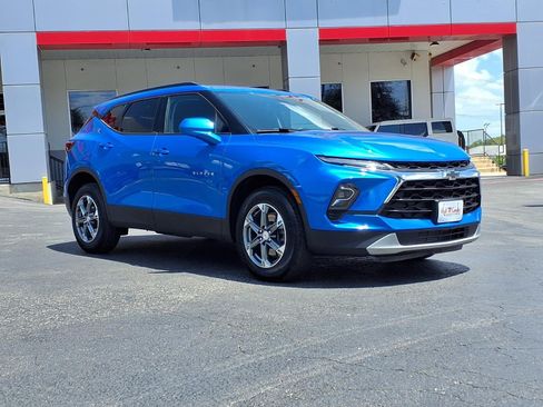 Used 2024 Chevrolet Blazer LT w/ Convenience Package FWD image 4