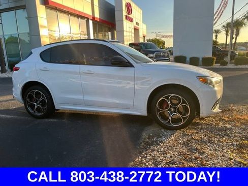 Used 2022 Alfa Romeo Stelvio Veloce AWD/4WD image 2