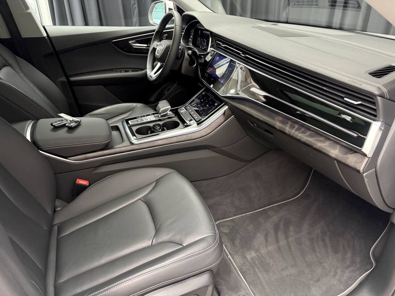 Used 2023 Audi Q8 Premium w/ Convenience Package AWD/4WD image 25