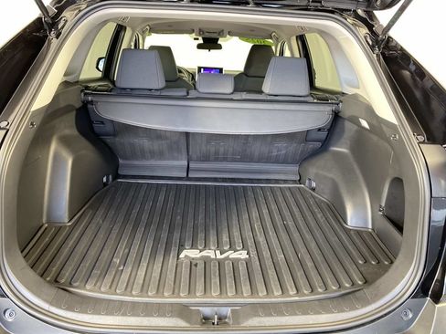 Used 2025 Toyota RAV4 LE AWD/4WD image 8