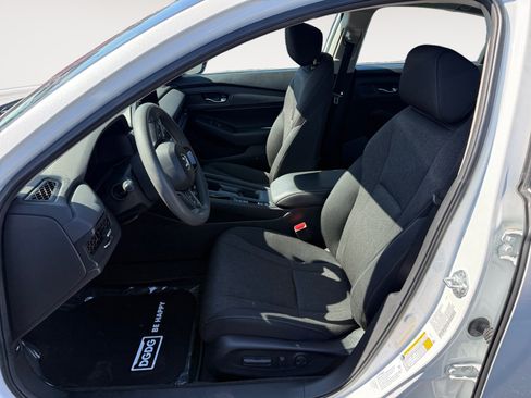 Used 2024 Honda Accord EX image 10