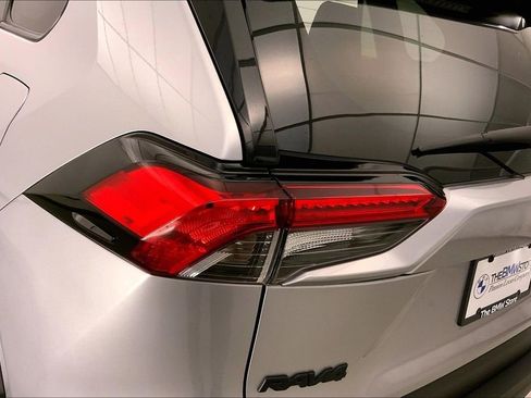 Used 2023 Toyota RAV4 XLE Premium image 28