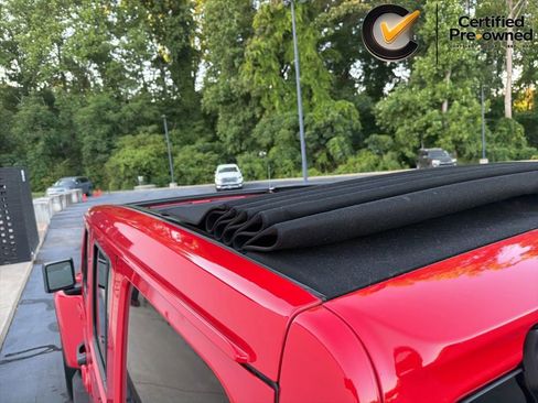 Certified 2022 Jeep Wrangler Unlimited Sahara w/ Cold Weather Group AWD/4WD image 24
