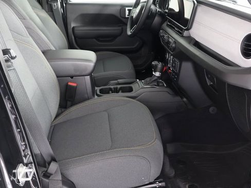 Used 2025 Jeep Wrangler Willys image 22