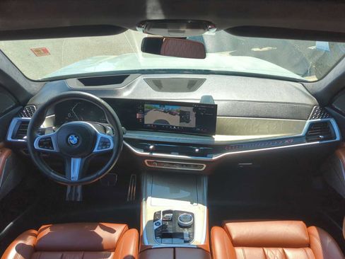 Used 2024 BMW X7 xDrive40i w/ M Sport Package AWD/4WD image 31