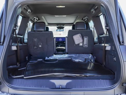 Used 2024 Lexus GX 550 w/ Cold Area Package image 14