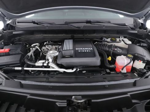 Used 2024 Chevrolet Suburban High Country AWD/4WD image 13