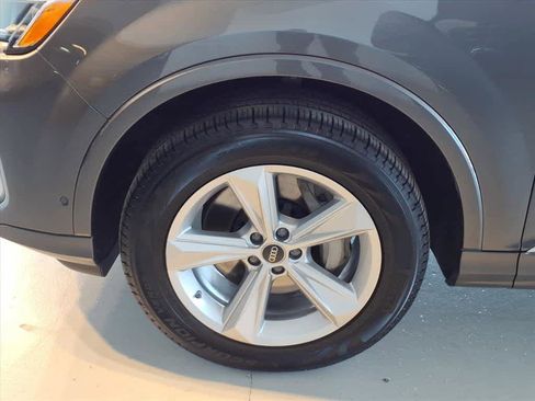 Certified 2025 Audi Q7 Premium w/ Convenience Package image 8