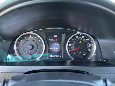 Used 2017 Toyota Camry SE w/ Moonroof Package image 7