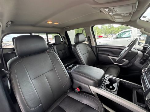 Used 2017 Nissan Titan SL w/ SL Towing Convenience Package RWD image 18