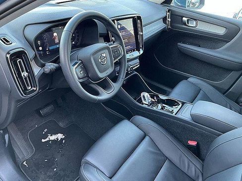 Used 2025 Volvo XC40 B5 Plus AWD/4WD image 16