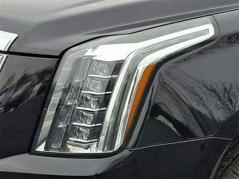 Used 2017 Cadillac Escalade ESV Platinum image 12