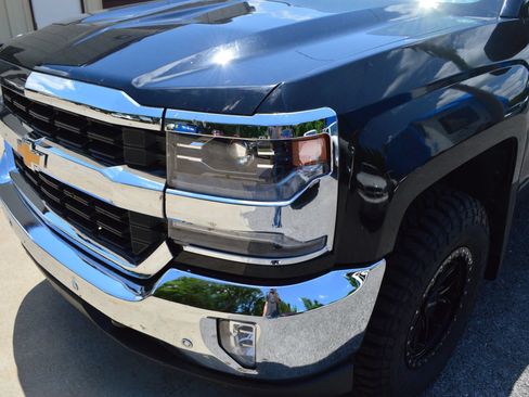 Used 2018 Chevrolet Silverado 1500 LTZ Z71 w/ LTZ Plus Package AWD/4WD image 2