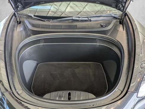 Used 2018 Tesla Model 3 Long Range image 9