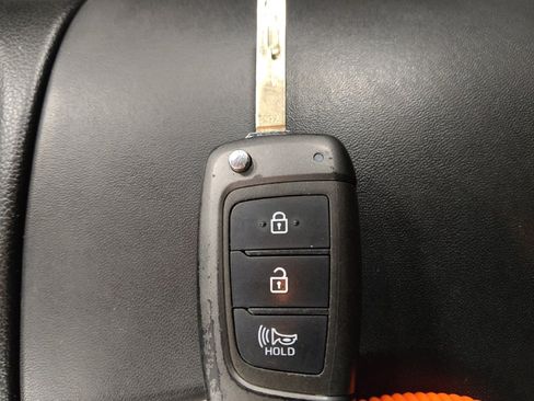 Used 2021 Hyundai Santa Fe SE AWD/4WD image 32