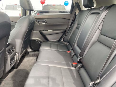 Used 2022 Nissan Rogue SL image 11