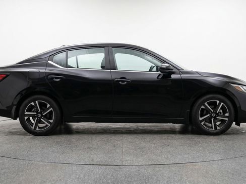 Used 2025 Nissan Sentra SV FWD image 11