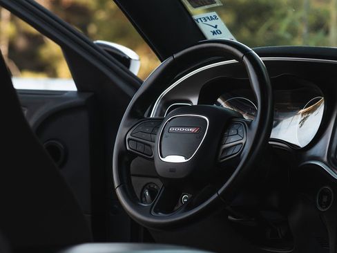 Used 2022 Dodge Charger SXT image 17