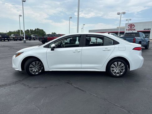 Used 2024 Toyota Corolla LE FWD image 5