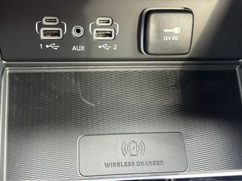 New 2025 Jeep Grand Cherokee Laredo X w/ Luxury Tech Group I image 12