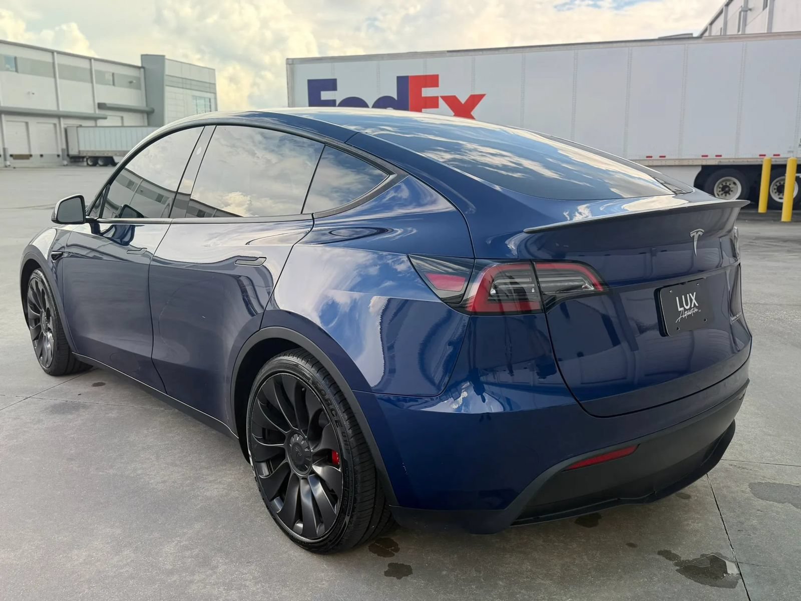 Used 2023 Tesla Model Y Performance AWD/4WD image 11