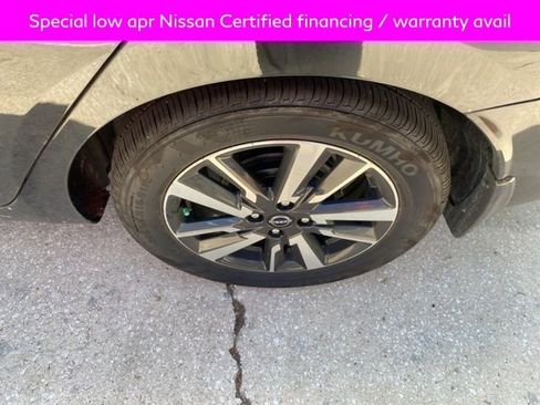 Used 2025 Nissan Versa SV w/ Trunk Package FWD image 10