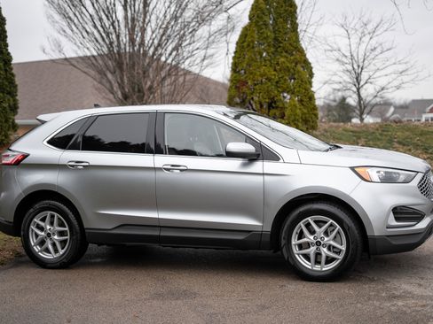Used 2024 Ford Edge SEL image 4