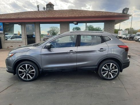 Used 2017 Nissan Rogue Sport SL w/ SL Premium Package AWD/4WD image 2