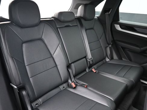 New 2025 Porsche Cayenne image 23