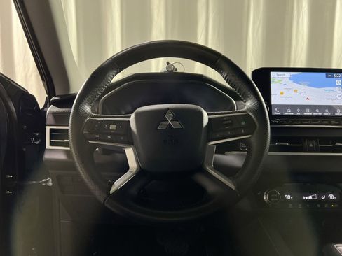 Used 2024 Mitsubishi Outlander SE image 22