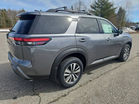 New 2026 Nissan Pathfinder SL image 7