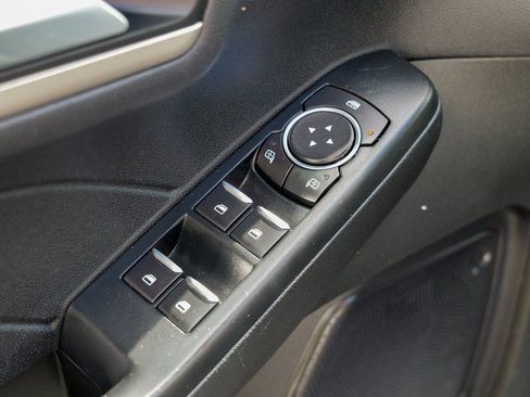 Used 2022 Ford Escape SEL w/ Technology Package image 18