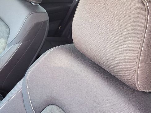 Used 2025 Nissan Pathfinder SV image 16