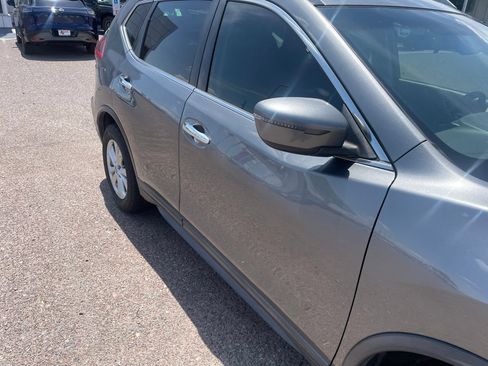 Used 2018 Nissan Rogue S w/ S Value Package FWD image 11