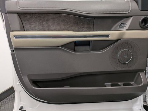 Used 2021 Ford Expedition Max Limited image 8