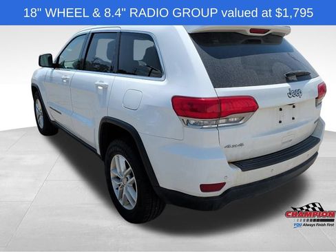 Used 2017 Jeep Grand Cherokee Laredo w/ Quick Order Package 23E AWD/4WD image 3