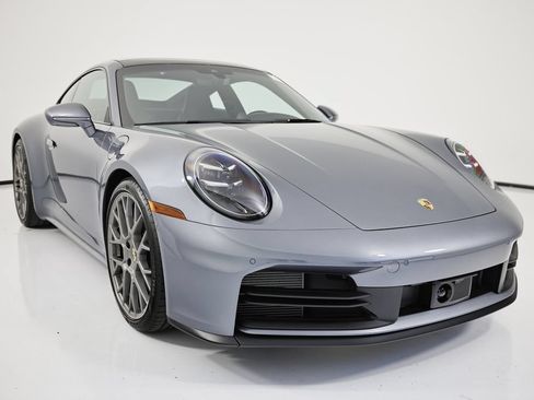Used 2025 Porsche 911 Carrera S RWD image 9
