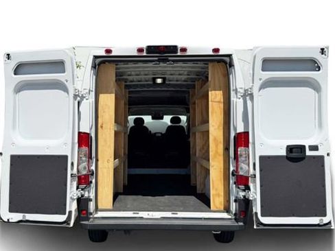 Used 2024 RAM ProMaster 2500 w/ Convenience Group image 11