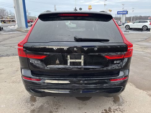 Used 2022 Volvo XC60 B5 Momentum image 6
