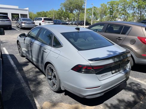 Used 2023 Honda Accord Sport image 9