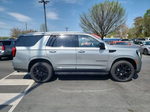 Certified 2025 GMC Yukon Elevation w/ Elevation Premium Package AWD/4WD image 9