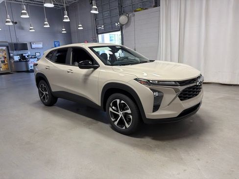 New 2026 Chevrolet Trax RS FWD image 3
