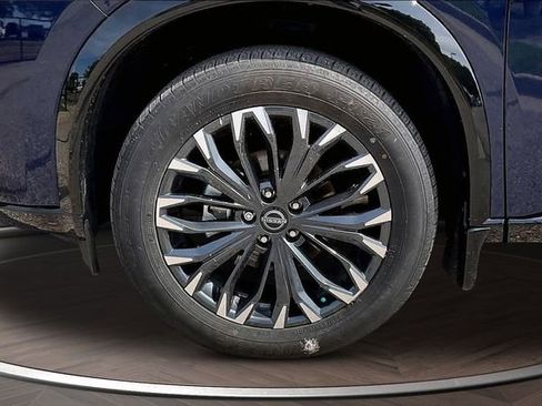 Certified 2025 Nissan Rogue Platinum w/ Platinum Premium Package AWD/4WD image 9