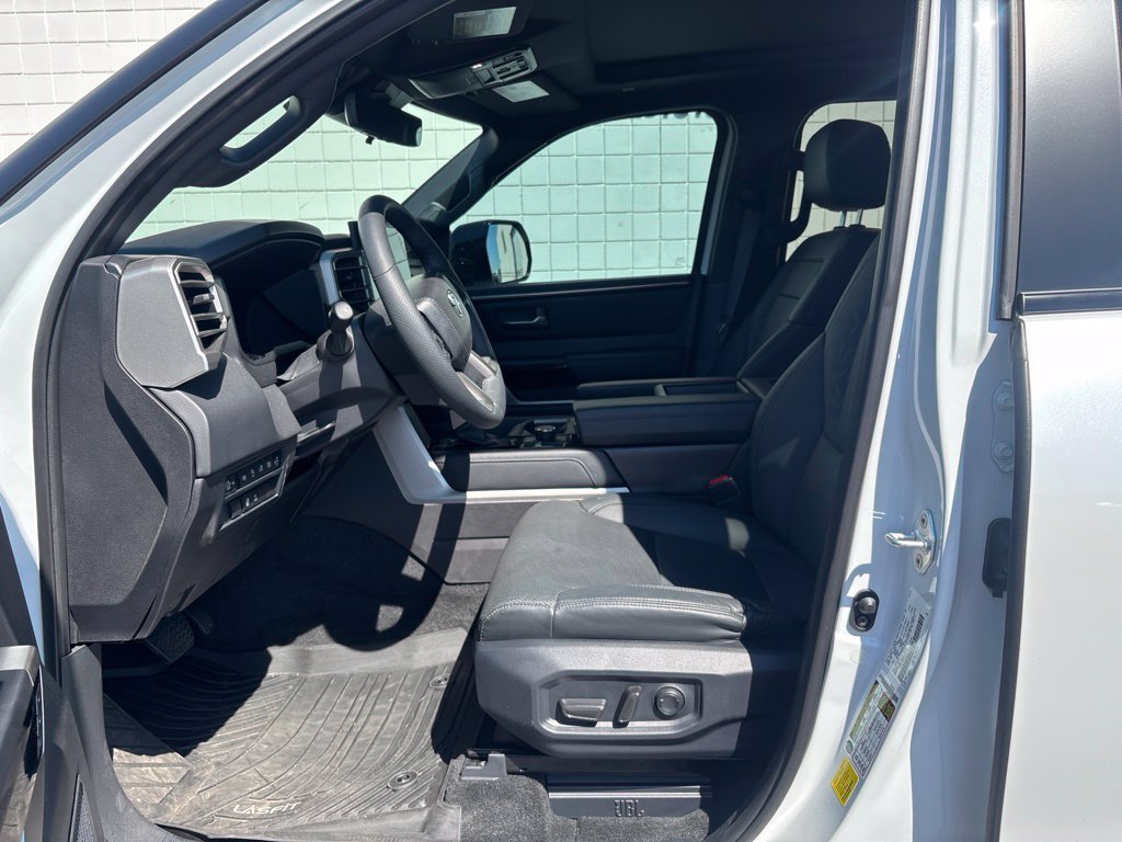 Used 2025 Toyota Tundra Limited AWD/4WD image 4
