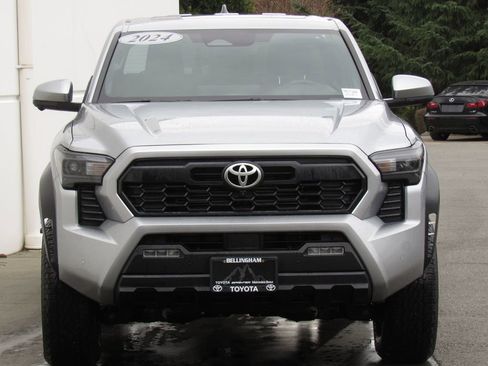 Certified 2024 Toyota Tacoma TRD Off-Road w/ TRD Off Road Premium Package image 3