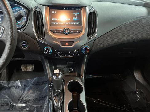 Used 2017 Chevrolet Cruze LT w/ Convenience Package image 18