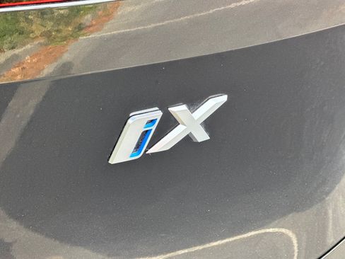 Used 2024 BMW iX xDrive50 AWD/4WD image 40