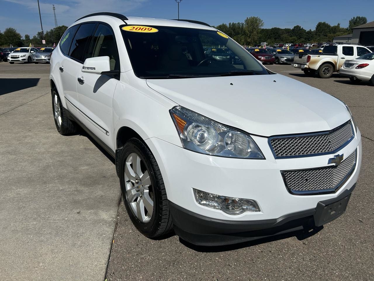 Used 2009 Chevrolet Traverse LTZ FWD image 3
