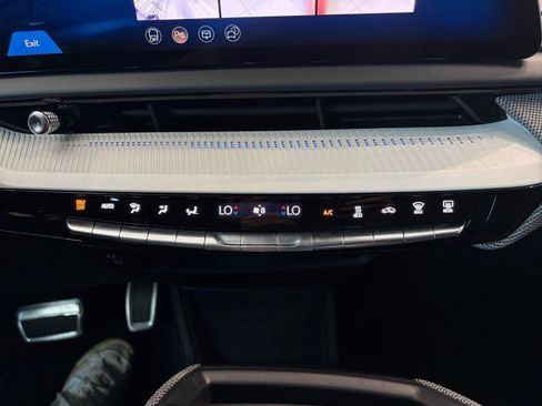 Used 2025 Cadillac Optiq Sport 2 AWD/4WD image 19
